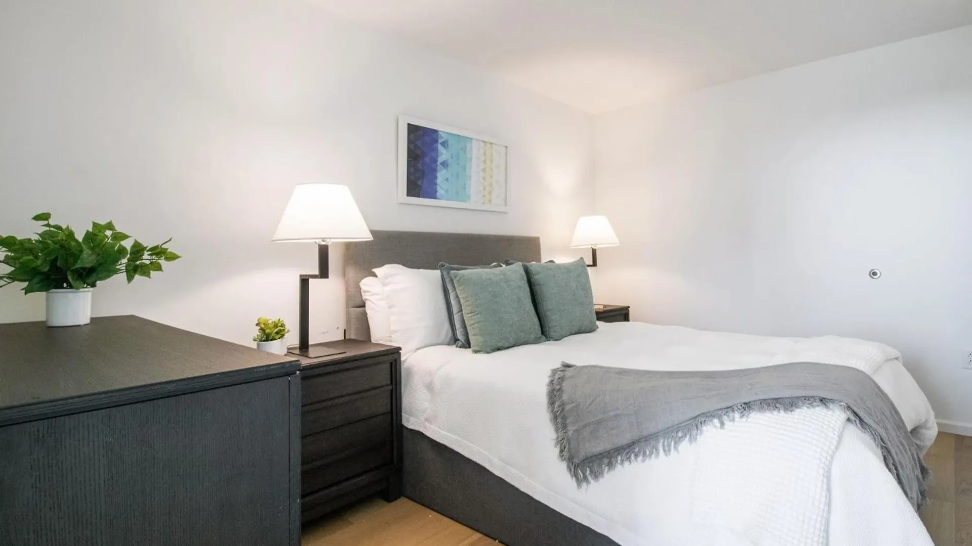 Contemporary City Living Apartments In Nashville